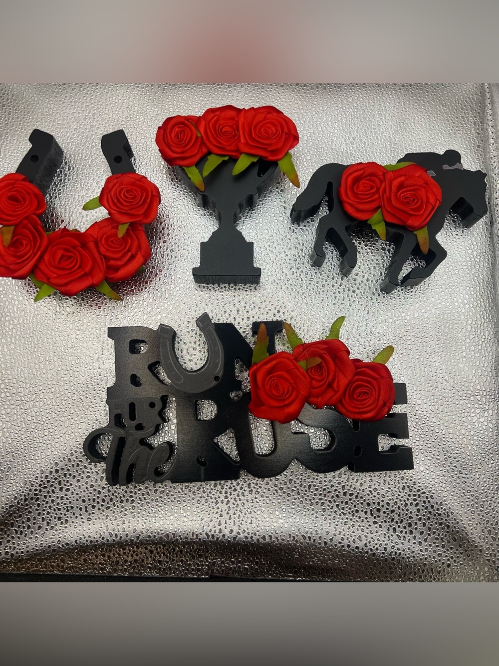 Amyhill 4 Pcs Derby Horse Table Centerpieces with Roses